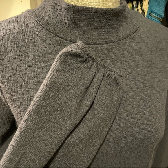 Gray Lightweight Mock Turtleneck Blouse EUC - Picture 2 of 4